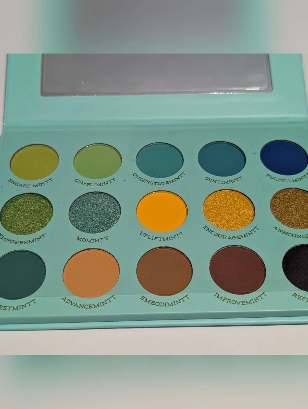 Mintty Makeup Empowermintt Eyeshadow Palette - 15 Pigmented Shades